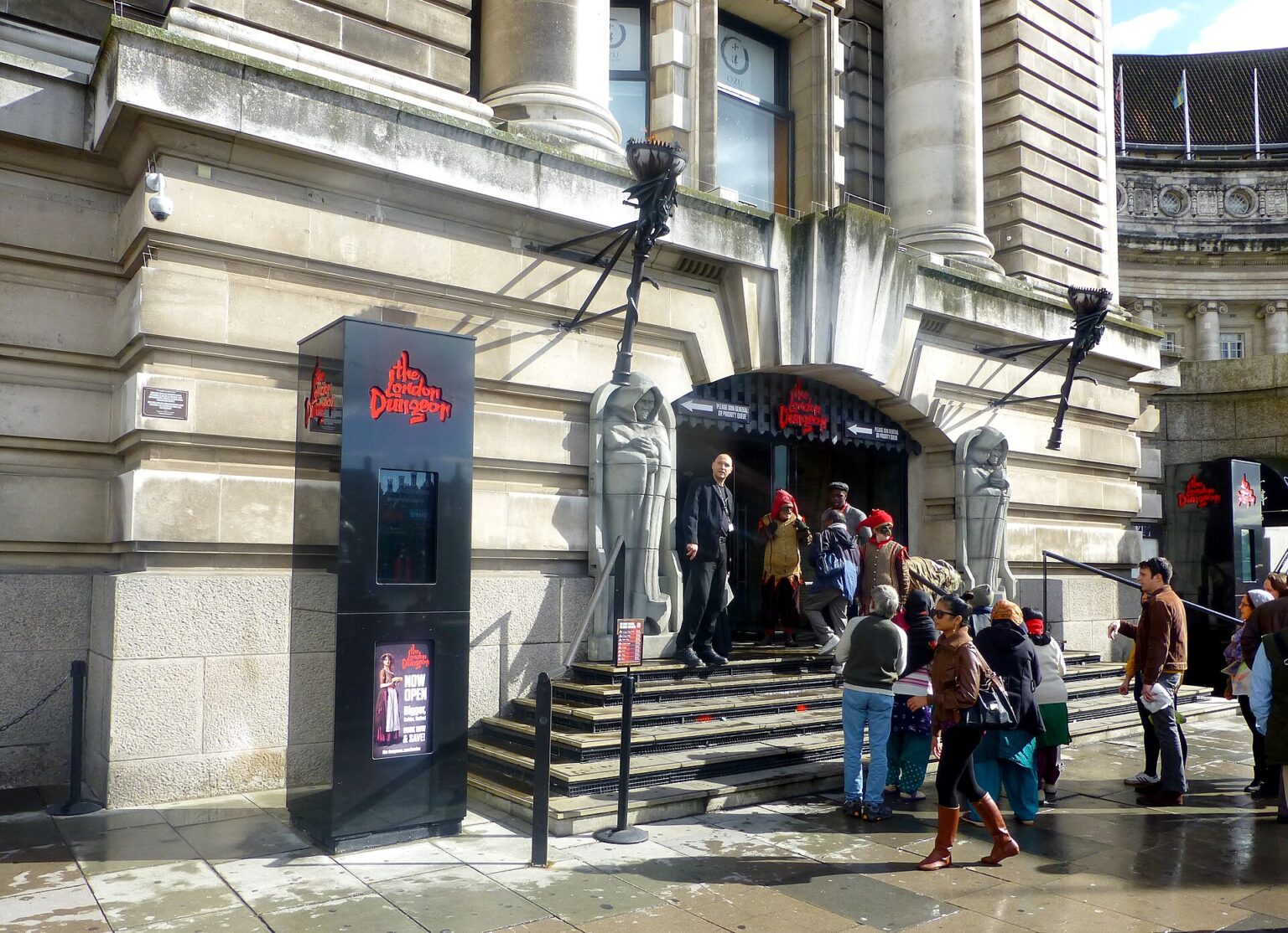 L'ingresso del London Dungeon al County Hall