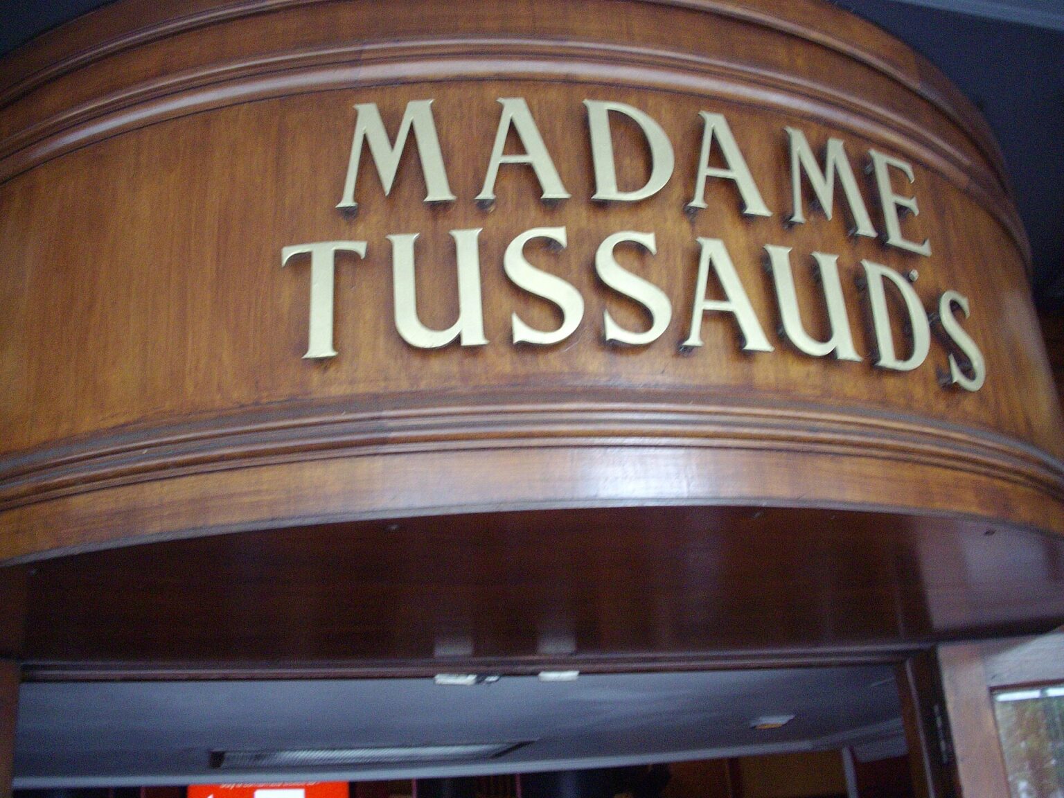 L'insegna del Madame Tussauds di Londra